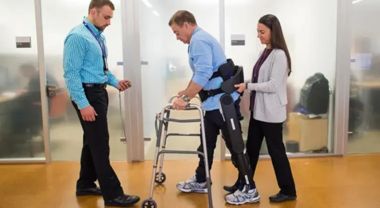 સ્પાઇનલ કોર્ડ ઈન્જરી પછી રિહેબિલિટેશન