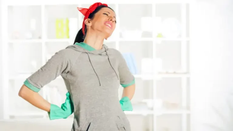 પીઠનો દુખાવો અને ઘરકામ: સાચી પદ્ધતિઓ.