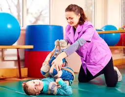 બાળકોના વિકાસના સીમાચિહ્નો (Milestones) અને ફિઝિયોથેરાપી.