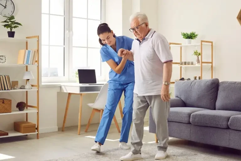 સ્ટ્રોક (Stroke) ના દર્દીઓ માટે રીહેબિલિટેશન ગાઈડ.