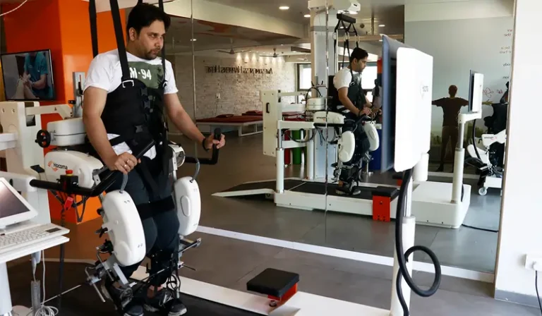 રોબોટિક ફિઝિયોથેરાપી: લકવાના દર્દીઓ માટે એક નવી આશા.