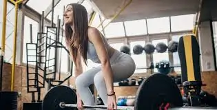 વજન ઉપાડવાની સાચી રીત જેથી કમરમાં મચકોડ ન આવે.