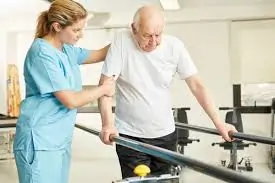 થાપાના ફ્રેક્ચર (Hip Fracture) પછી વૃદ્ધોને ફરીથી ઊભા કરવા માટેનું ફિઝિયોથેરાપી પ્લાનિંગ.