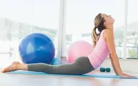 વર્કિંગ વુમન માટે માસિક ધર્મના દુખાવા (Period Cramps) માં રાહત આપતા સ્ટ્રેચિંગ પોઝ.