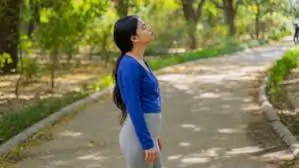 શ્વાસ ચઢતો અટકાવવા માટે થોભીને ચાલવાની ટેકનિક.