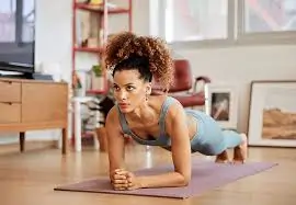 એન્કીલોઝિંગ સ્પોન્ડિલાઈટિસ (Ankylosing Spondylitis): વાંસની જેમ જકડાઈ જતી કરોડરજ્જુની કસરતો.