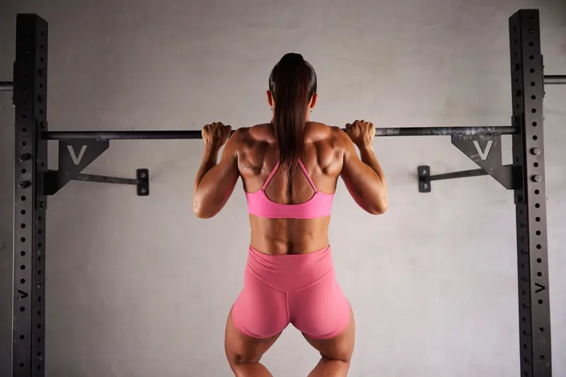 પુલ-અપ્સ (Pull-ups) ન થતા હોય તો ખભા અને લેટ્સ (Lats) ને કેવી રીતે મજબૂત કરવા?