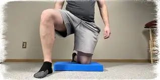 વડીલો માટે આંખ ખુલ્લી રાખીને અને બંધ રાખીને સંતુલન (Balance) સુધારવાની કસરતો.