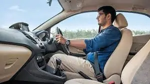 કાર ચલાવતી વખતે સીટ, પેડલ અને સ્ટીયરિંગ વચ્ચેનું આદર્શ એલાઈનમેન્ટ.