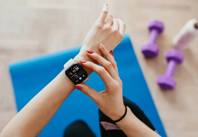સ્માર્ટવોચ (Smartwatch) ના હાર્ટ રેટ ડેટાનો ઉપયોગ કરીને સાચી રીતે કેવી રીતે દોડવું?
